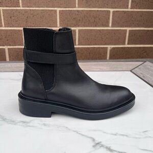 La Canadienne Lily Women’s Black Leather Ankle Boots